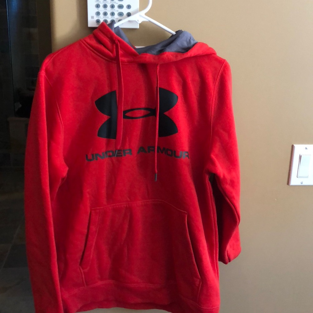 Under Armour Sweatshirt  Hoody.never worn